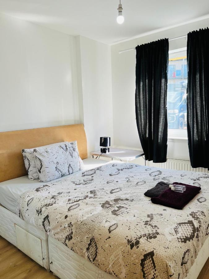 Fabulous 1bed 1bath Ground Floor Shared ,only Double Appartement *